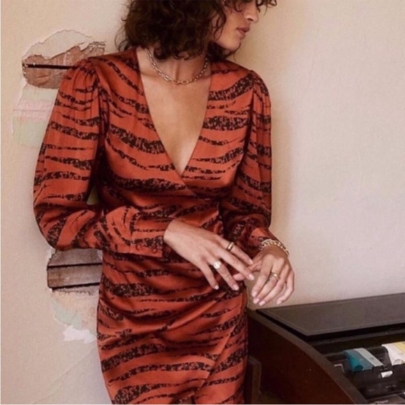 Anine Bing‎ Silk Wrap Penelope Dress XS Tiger Stripe Orange Long Sleeve Stars - Picture 3 of 16